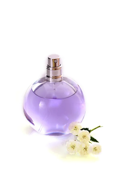 白い背景上の香水瓶 — ストック写真