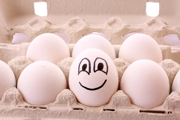 Huevo diferente con sonrisa — Foto de Stock