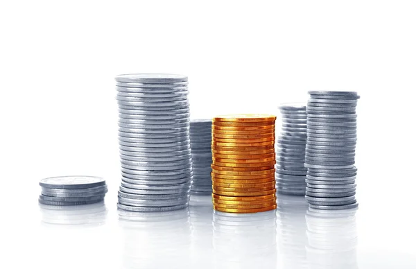 Münzen isoliert auf weißem Hintergrund, Bild in blauem Ton — Stockfoto