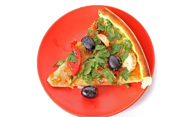 プレート上のおいしいスライス ピザ — ストック写真
