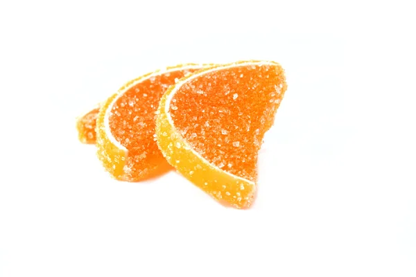 Немногие нарезанные лимонные фрукты желе изолированы на белом — стоковое фото