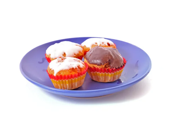 Muffins recém-assados no prato — Fotografia de Stock