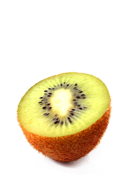 Saftige Kiwi auf weißem Hintergrund — Stockfoto