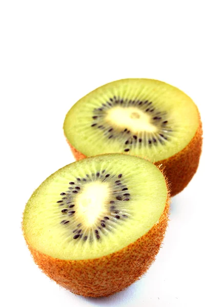 Kiwi suculento no fundo branco — Fotografia de Stock