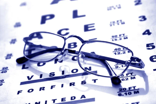 Glasögon på testbild — Stockfoto