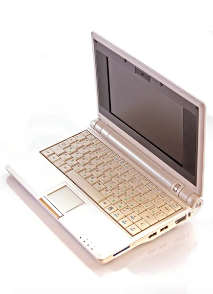 Laptop aislado sobre el fondo blanco — Foto de Stock
