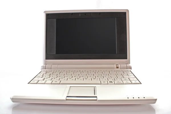 Laptop isolerat på den vita bakgrunden — Stockfoto