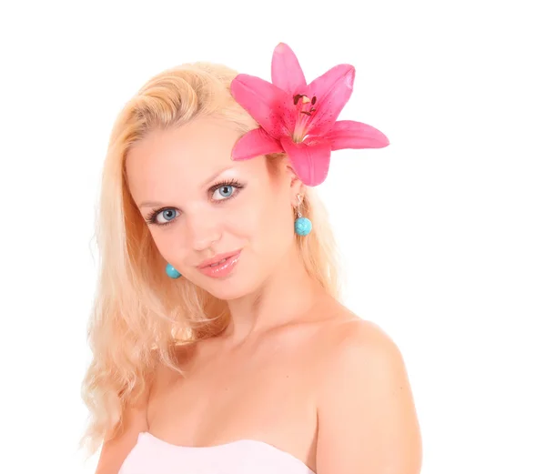 Όμορφη νεαρή γυναίκα με ροζ κρίνος λουλούδι. απομονώνονται σε λευκό β — Φωτογραφία Αρχείου