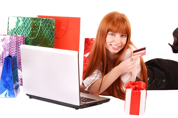 아름 다운, 젊은, 빨간 머리 여자 색 쇼핑백 쇼핑 — 스톡 사진