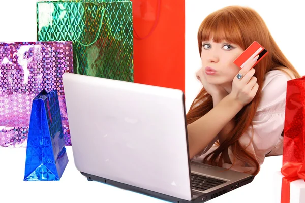 아름 다운, 젊은, 빨간 머리 여자 색 쇼핑백 쇼핑 — 스톡 사진
