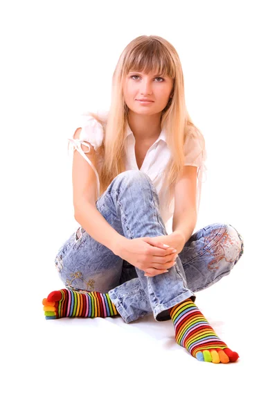 젊은 여 자가 앉아에 고립 된 화이트 — 스톡 사진