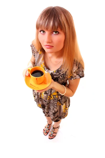 一个年轻的女人喝一杯咖啡 — 图库照片
