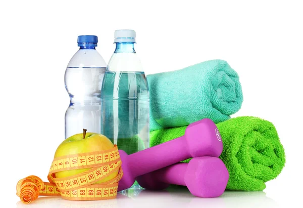 Ręcznik, hantle i butelki z wodą — Zdjęcie stockowe