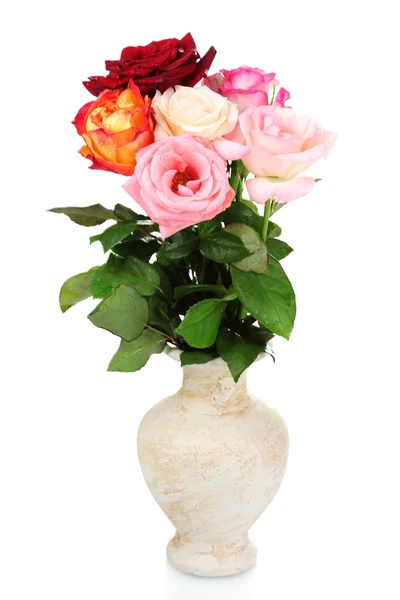 Beau bouquet de roses en vase isolé sur blanc — Photo