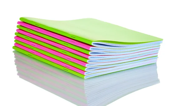 Notebooky zelené a růžové — Stock fotografie