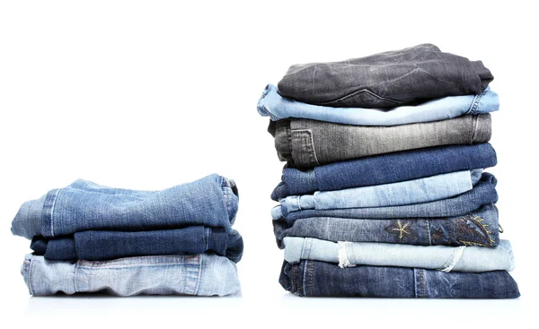 Много синих джинсов — стоковое фото