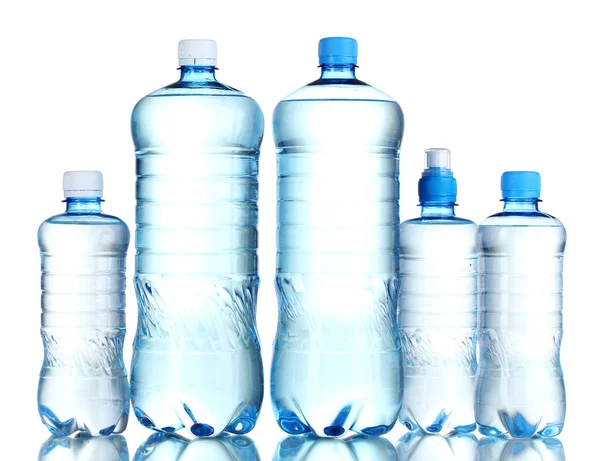 Группа пластиковых бутылок с водой — стоковое фото