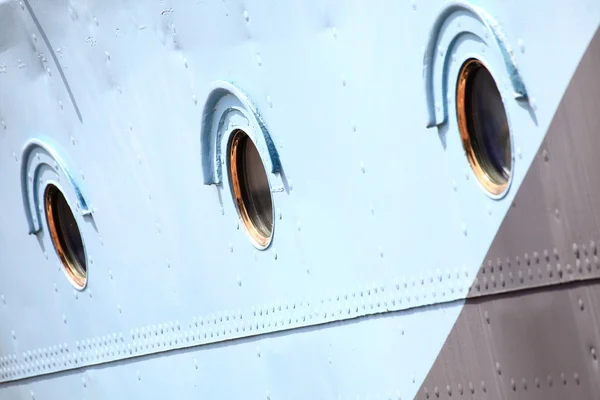 Корабельне вікно сталевий синій фон — стокове фото