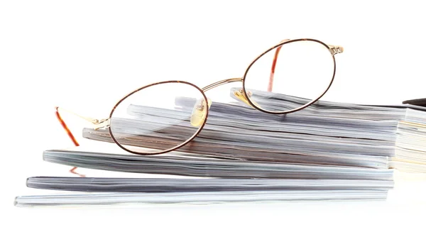 Lecteur de lunettes eBook isolé sur blanc — Photo