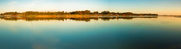 川のパノラマ風景 — ストック写真