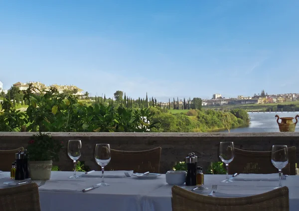 Romantyczna kolacja na balkonie — Zdjęcie stockowe