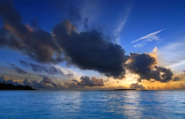 Zonsondergang in de Maldiven — Stockfoto