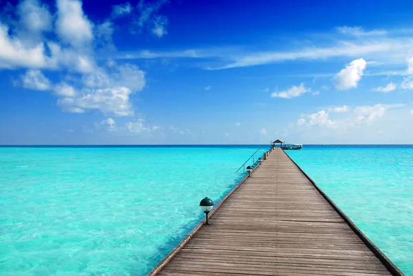 Bryggan i Maldiverna — Stockfoto