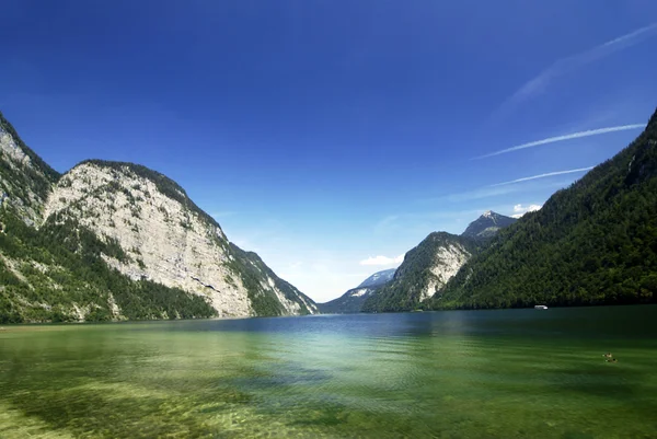 Alpesi tó — Stock Fotó