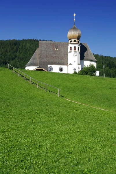 Chiesa alpina — Foto Stock