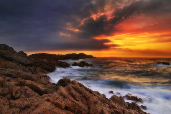Pôr do sol sonhador sobre o oceano — Fotografia de Stock