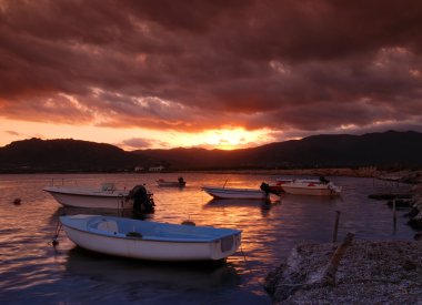 günbatımı Harbor