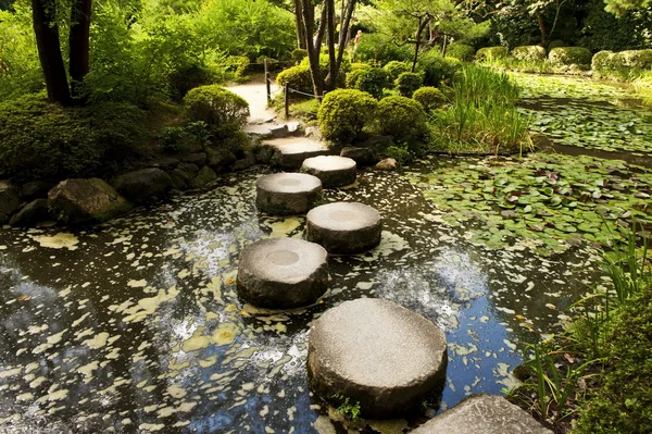 Kamienna ścieżka zen — Zdjęcie stockowe