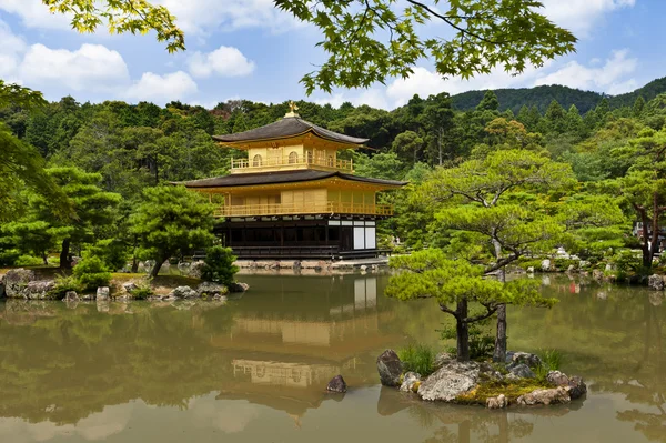 Złote kinkaku-ji — Zdjęcie stockowe