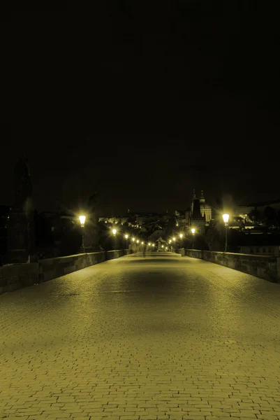 Vecchio ponte nella notte — Foto Stock