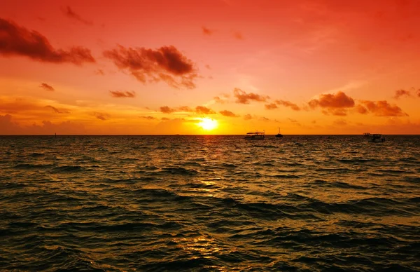 Puesta de sol en las Maldivas —  Fotos de Stock
