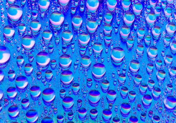 Многоцветные капли воды — стоковое фото