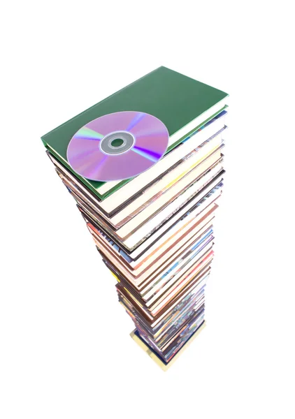 Стопка книг и CD — стоковое фото