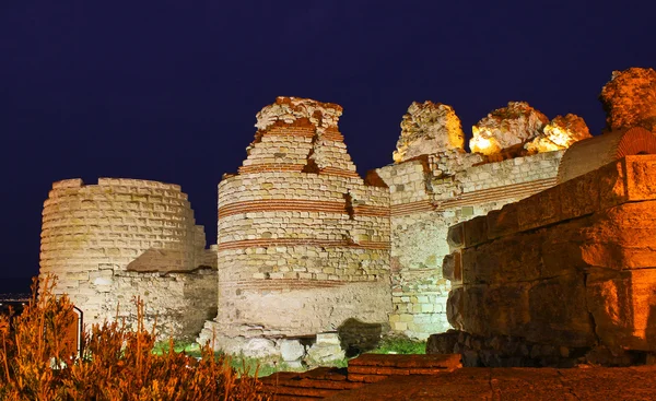 Stone ruins at night — Stock Photo, Image