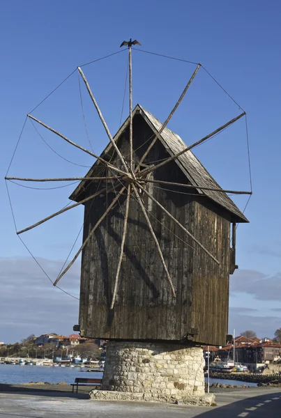 Mulino a vento in legno — Foto Stock