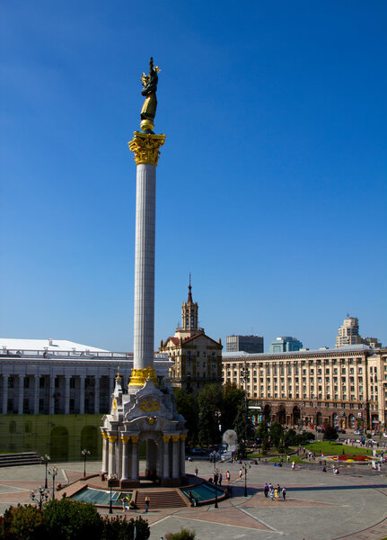 Statue independence of Ukraine