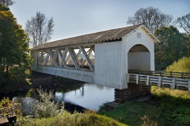 Giilkey Covered Bridge in Oregon clipart