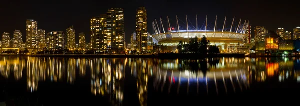 Vancouver BC Skyline along False Creek at Night — Stock Photo, Image