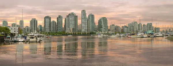 Vancouver bc zonsopgang uitzicht vanaf sutcliffe park — Stockfoto