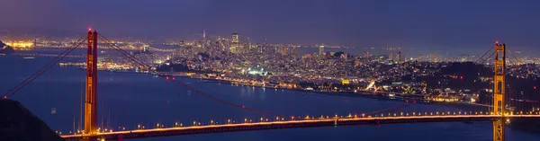 Puente Golden Gate sobre la Bahía de San Francisco — Foto de Stock