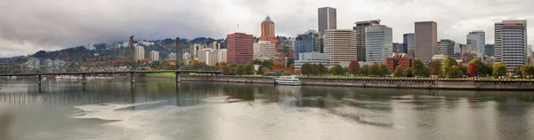 Ciudad de Portland Oregon en el Panorama de Otoño —  Fotos de Stock
