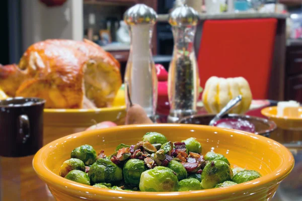 Brussels Sprouts with Bacon and Pistachios Turkey Dinner — Stock Photo, Image