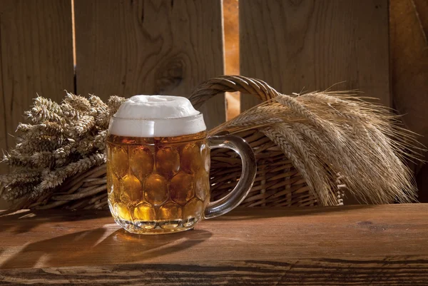Piwo z beczki — Zdjęcie stockowe