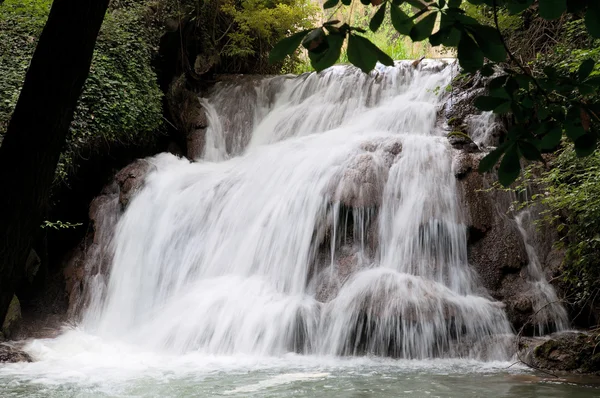 Wasserfall am "monasterio de piedra"" — Stockfoto