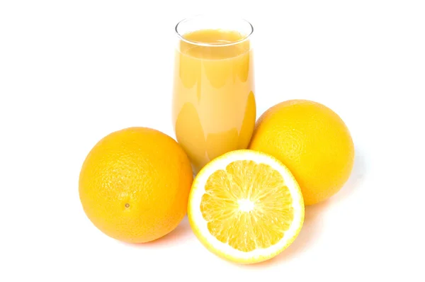 Апельсиновий сік у склянці — стокове фото