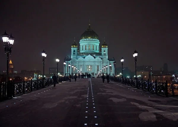 モスクワでのブリッジとキリスト大聖堂 — ストック写真